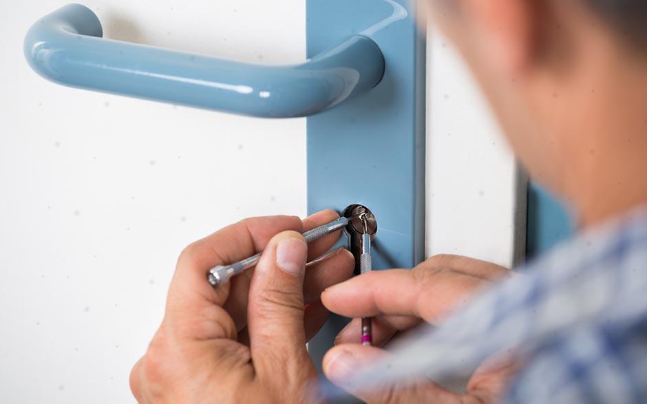 serrurier porte Suresnes